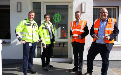 Unser Bild zeigt (von links): Cornelius Funk (Operative Leitung), Pierre Haller (Geschäftsführung), Landrat Thorsten Stolz und Bürgermeister Klaus Schejna.